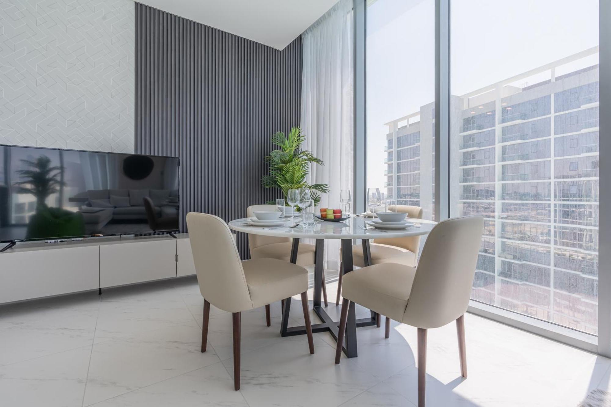 Serene And Sophisticated Lagoon Living - Suiteable